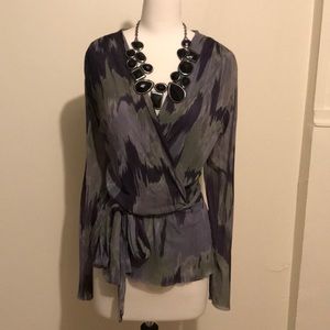 Long sleeve v-neck blouse with side tie